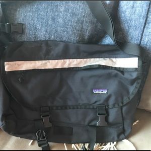 Patagonia half mass messenger bag